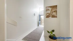 Tasman 1 - 70 Yamba Street - Image 2