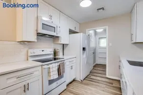 Graces Getaway sleeps 6 - Image 1