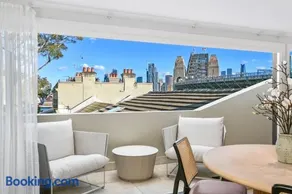 FITZ2 Kirribilli Comfort Apartment With Harbour Views - Image 1