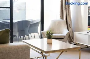 Spacious 3-Bedroom Apartment + Lifestyle Amenities - Image 3