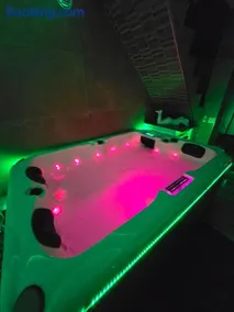 Romantic Room - Image 1