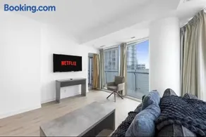 Spacious Downtown 3BR Walk to Union Station - Image 4