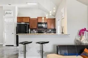 Spacious 3BR Home 10 Min to Fort Cavazos, Garage, Fast WiFi, Fenced yard, Long Stays Welcome - Image 3
