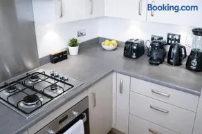 City Centre 2bedroom 2Toilet with Balcony Ideal for contractors Relocation and family - Image 3
