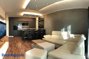 Krejcarek Garden Apartment - Image 2