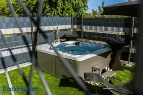 Royal Villa - Luxury Apartment - Image 2