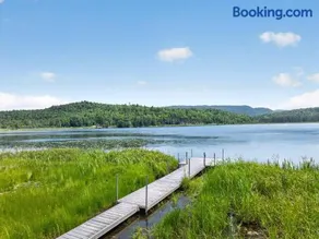 Spa & Lake access - Le Bois Loup - Image 2