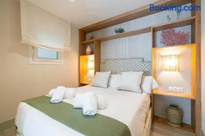 Bright Ground Floor Apt - 700m to Beach - Image 2