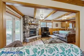 Rustic Woodland Retreat- Unit A - Image 2