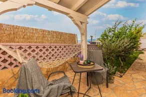 Beachfront apartment - Image 5