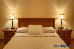 Lovely 2 bedrooms apartment main square Plasencia - Image 2