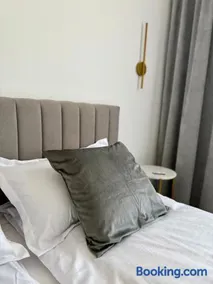 Emerald Stay - Image 3