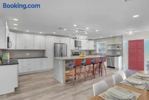 Waterfront Home with Dock, Ocean Access, Close to Downtown - Image 3