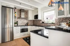 3 Bedroom Lovely Family Friendly Home - Image 1