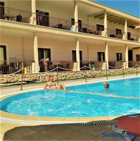 Plakoudis Rooms - Image 2