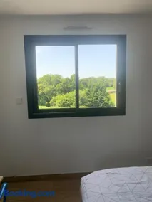 chambre avec clim et télé chez l habitante - Image 2