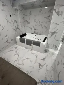 Gandía Jacuzzi Suites - Image 1