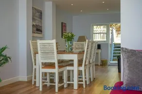 The Wight Riviera - Image 4