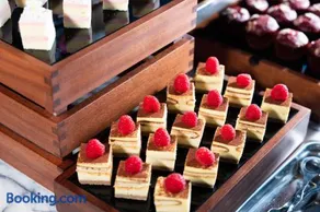 Hampton by Hilton Shenzhen Futian Huaqiangbei - Image 3
