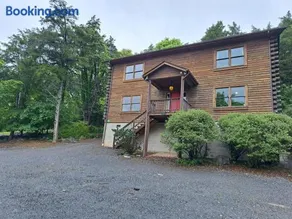 The Lewis #25 - The Cabins at Lexington - Image 2