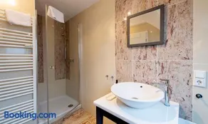 Stay and Work Apartment - 8 single beds - Garage - Image 3