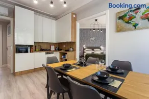 Buda Castle Serpentine Apartments - Image 2