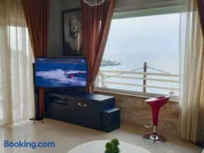 Luxury Seaside House in Mades Heraklion - Image 2