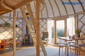Puckaster Cove Luxury Yurt - Image 2