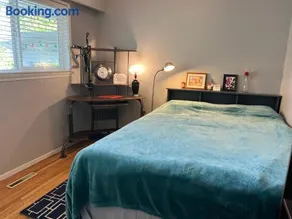 Cozy home close to everything - Image 4