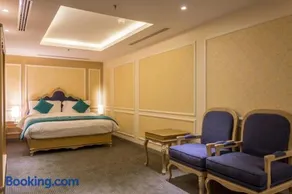 La Roche Hotel - Image 5