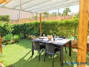 Apartamento con hermoso jardín y AC - Image 2
