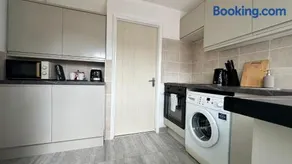 Coolfin House - 3 bed Near Excel & Custom House St - Image 3