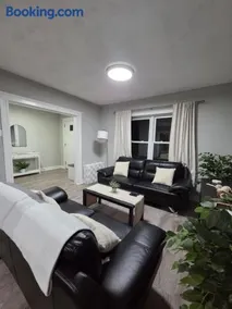 2 Bedroom's, 1 Bathroom,10min-Airport & Boston, 7min-EncoreCasino - Image 2