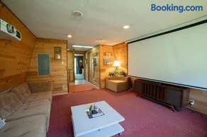Yosemite Wood Cabin- A Tranquil Escape in Nature! - Image 1