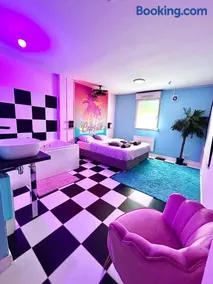 Capsule Miami Vice - Jacuzzi - Billard - Ecran cinéma & Netflix - Ping-Pong - Nintendo & Jeux- - Image 3