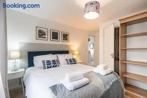 Prime location 3 bed House - Image 1