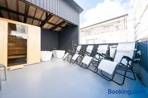 整白 貸切 2階建ての広い町屋 屋上にサウナとジャグジー寝室4部屋 - Image 2