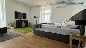 Eötvös Apartman - Image 5