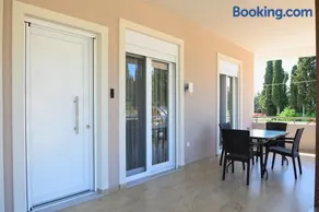Pella Luxury Archonta - Image 2