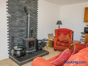 Beehive Cottage - Image 4
