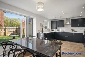 Premium Home Garden & Parking Nr Saunton Sands - Image 2