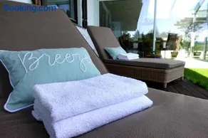 Villa Arboretet - Seaside villa with private pool & infrared sauna in the heart of Arboretet, Bergen - Image 4