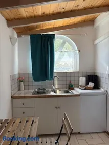 Studio Apartments - Image 2