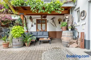 Haus Bienen - Image 1
