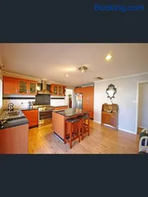 ravenhill house - Image 3