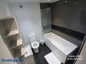 Hornchurch House - Jackson Close - Image 3