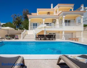 Villa Casa Castelo - Refúgio com piscina aquecível e BBQ na Galé, Albufeira - Image 3