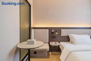 Hanting Hotel Chongqing North Railway Station - Image 2