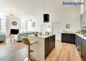 4 Burlington Place - Image 3
