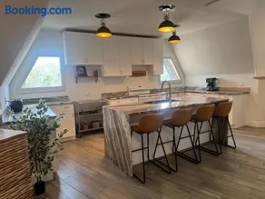 Unique Dome Home - 4BR Getaway - Springs -Daytona - Skydiving - Image 4
